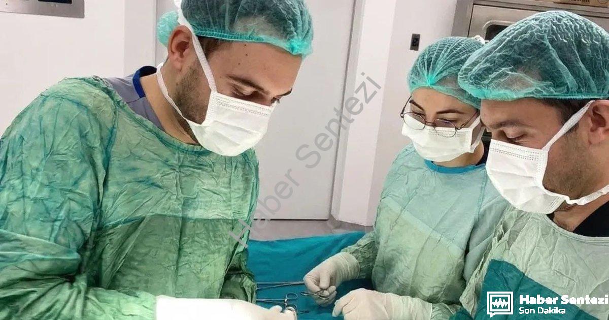 "Şuhut Devlet Hastanesi'nde Önemli Başarı: Modern Yöntemle Fıtık Ameliyatı" başlıklı haber için foto