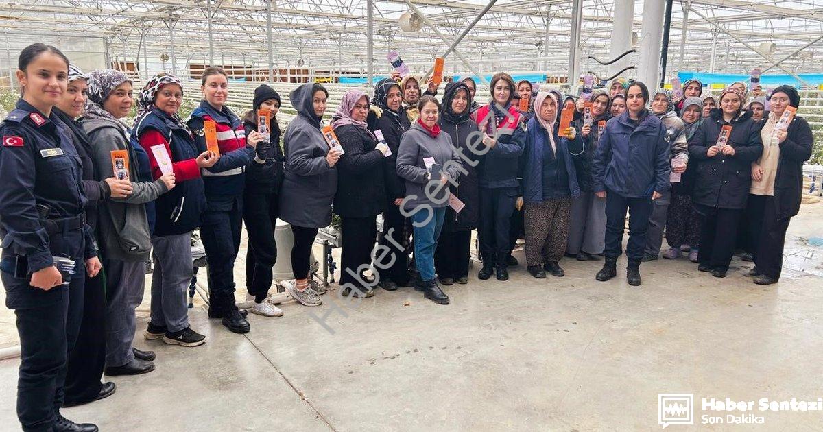 "Simav’da Jandarmadan Sera Çalışanlarına KADES Bilgilendirmesi" başlıklı haber için fotorealistik, p